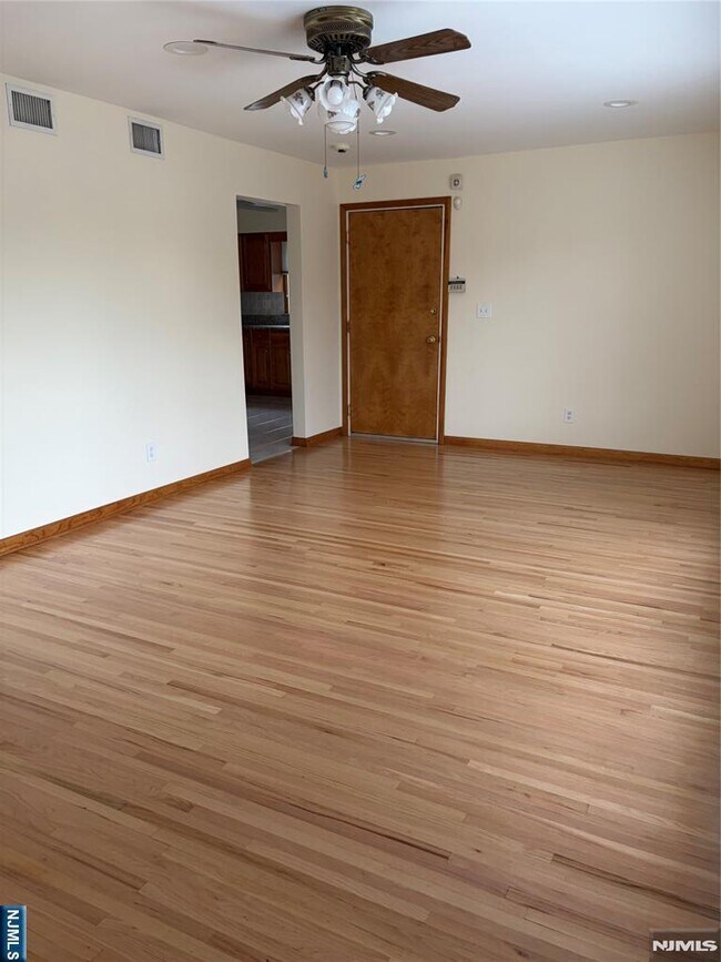 Foto del edificio - 504 1st St