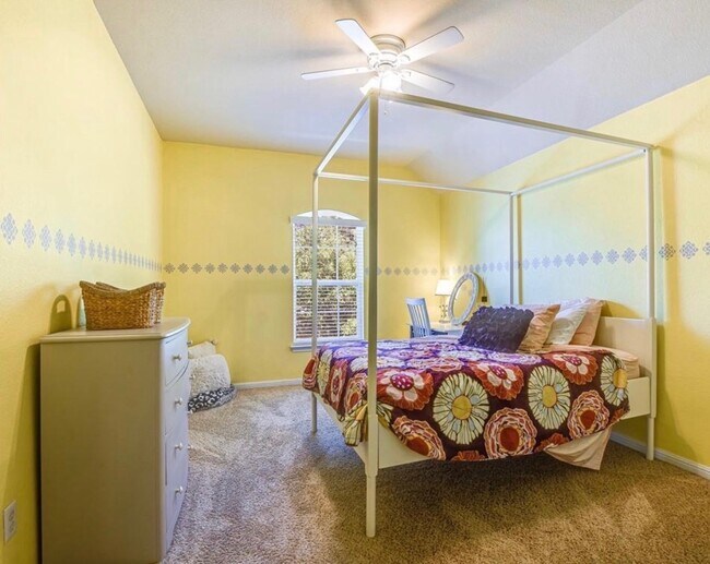 Foto del edificio - 116 Copper Lake Ln