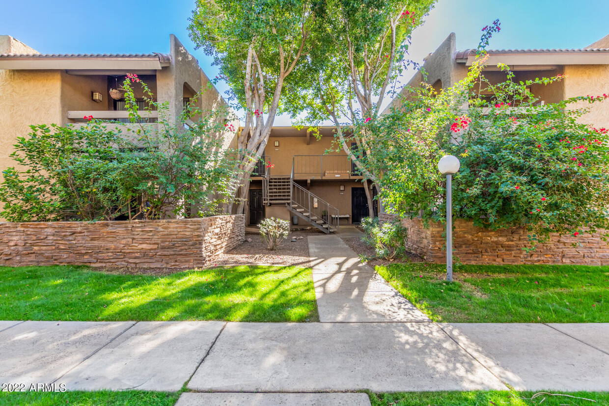 Camelback Road Apartments