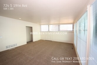 Building Photo - 724 S 19th Ave