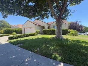 Building Photo - 798 Shannon Dr