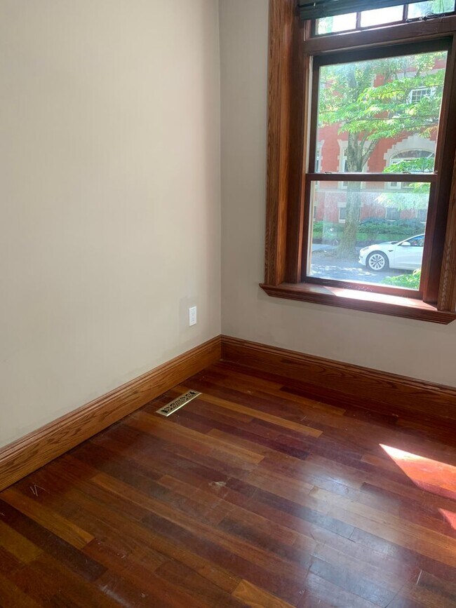 Foto del edificio - 21 Strathmore Rd #2B Brookline MA 02445