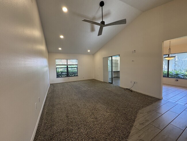 Building Photo - 263 Southampton Dr