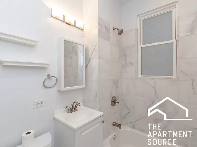 Foto del edificio - 2649 N Wayne Ave