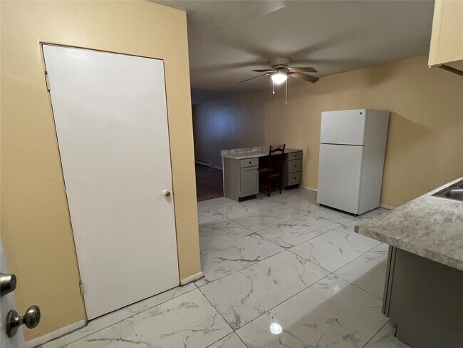 Foto del edificio - 134 W Main St