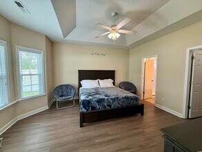 Building Photo - 229 Holden Dr