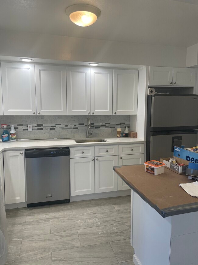 Building Photo - 52 Piave Ave