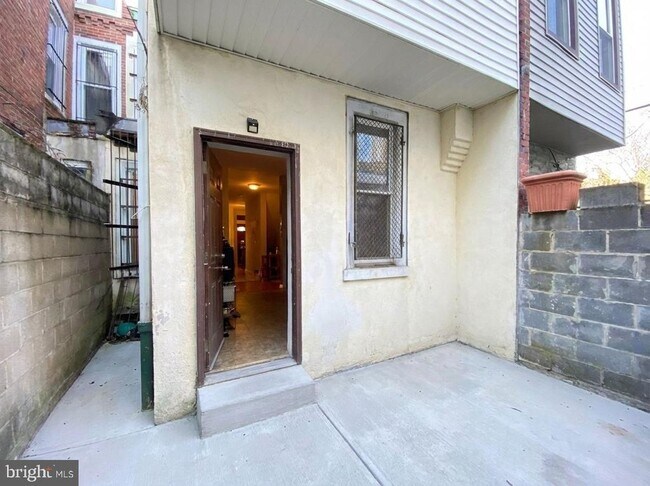 Building Photo - 1518 Page St