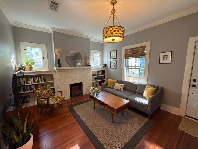 Foto del edificio - Premium Two Bedroom Cottage in the Garden ...