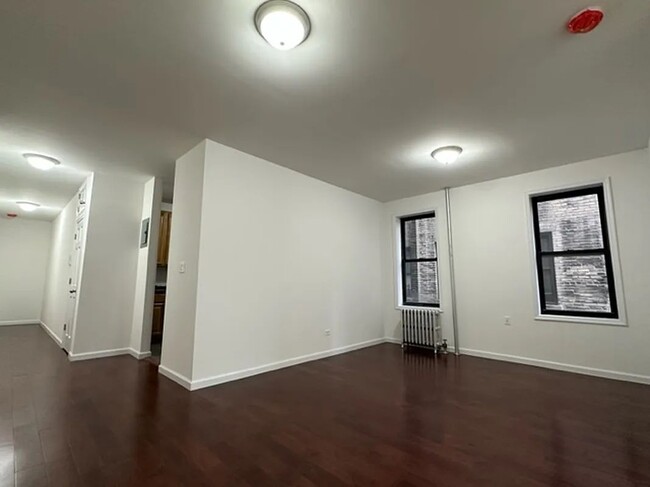 Building Photo - 845 Riverside Drive