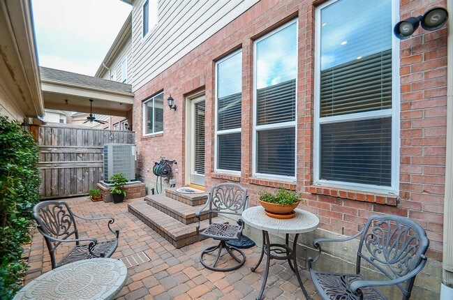 Building Photo - 307 Grandview Terrace