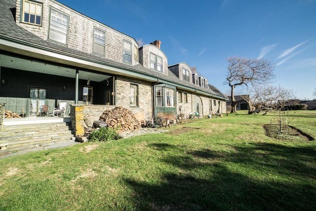 Foto del edificio - 438 Wolcott Ave