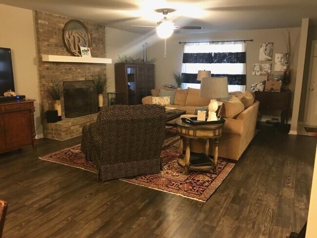 Foto del edificio - 2323 E Kantz Ln