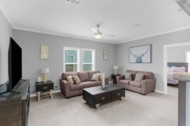 Foto del edificio - 10047 Collingwood Ave