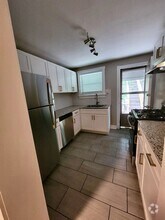 Building Photo - 174 Hallock St