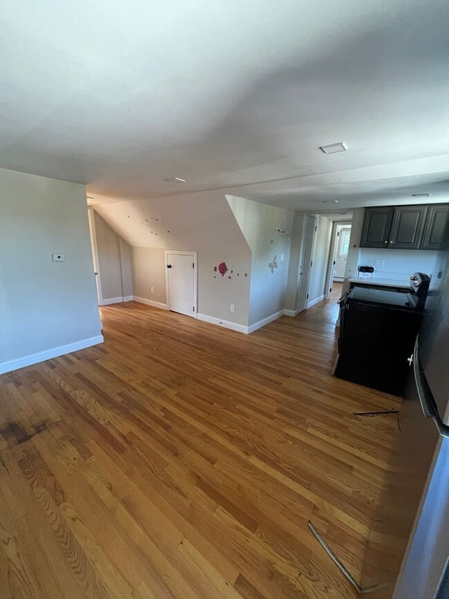 Photo - 550 Park St #2 House