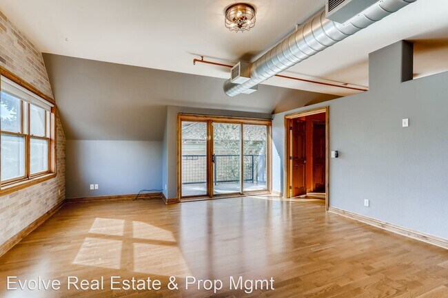 Building Photo - 1 br, 1 bath House - 3299 Lowell Blvd #204