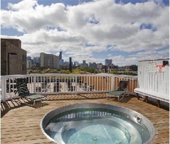 Foto del edificio - 1300 N Wells St