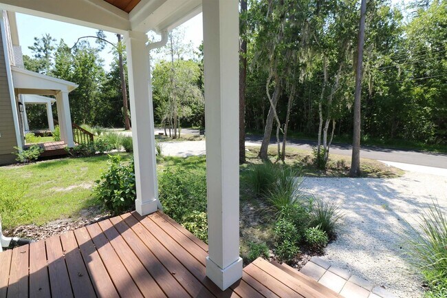 Building Photo - 952 Alexander St