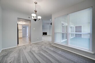 Building Photo - 5005 Georgi Ln