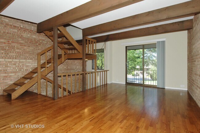 Foto del edificio - 466 W Russell St