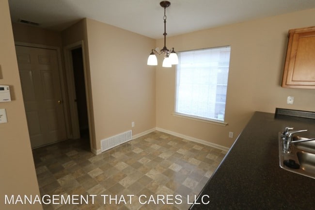 Building Photo - 7898 Rushmeade Cir S