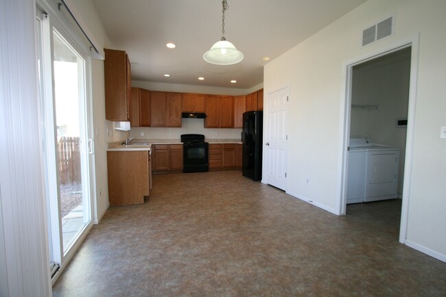 Foto del edificio - Beautiful 4 bedroom home available in Peyton!