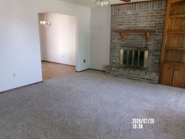 Building Photo - This Home is a Must See Located In Terrace Hills