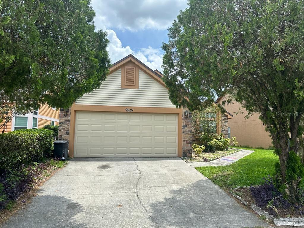 Foto principal - 9869 Aloma Bend Ln