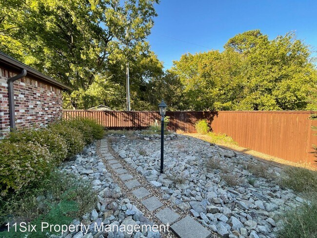 Building Photo - 2 br, 2 bath House - 1018 N 12th