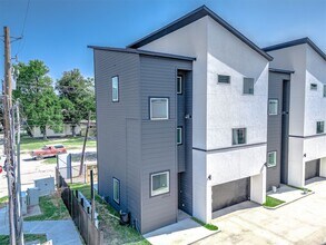 Building Photo - 3201 St Emanuel St