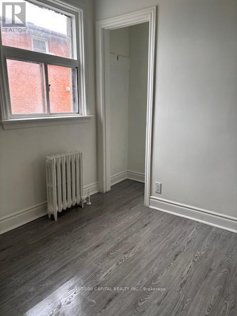 Photo du bâtiment - 2544 Eglinton Ave W