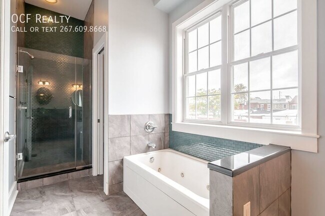Building Photo - Graduate Hospital Townhome