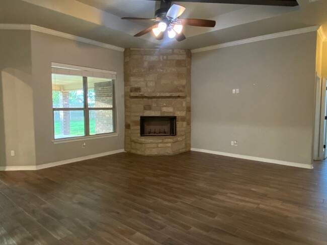 Building Photo - 4 BEDROOM, 2 BATHROOM PLUS STUDY IN BELTON...