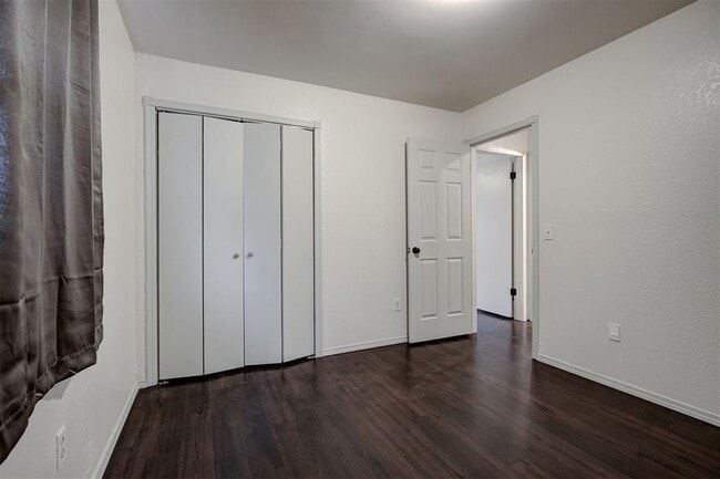 Building Photo - 11832 Sagamore Dr