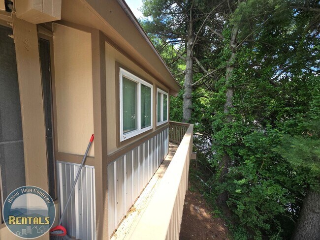 Building Photo - 2398 NC-105