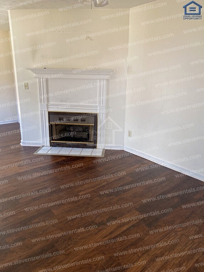 Building Photo - 304 Oriole Dr