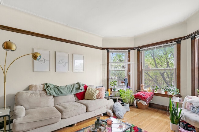 Foto del edificio - 1210 W Addison St