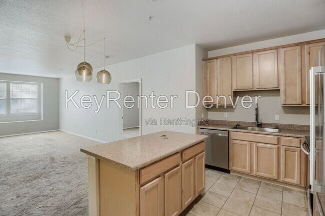 Foto del edificio - 15455 Canyon Rim Dr