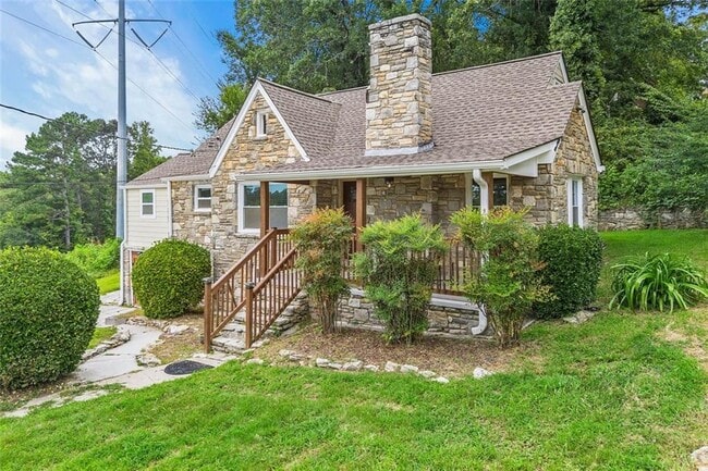 Foto del edificio - 323 Anderson Ave NW