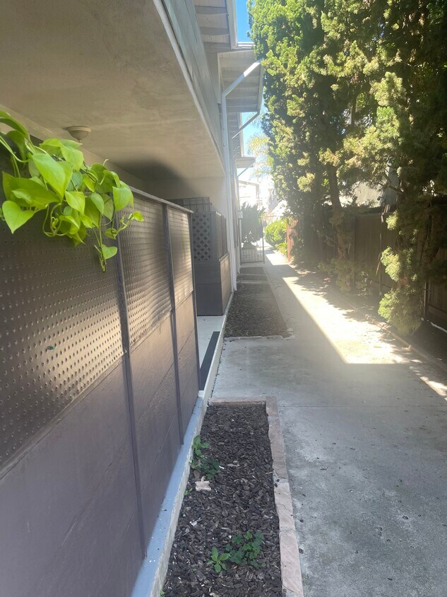 Foto del edificio - 11842 Goshen Ave