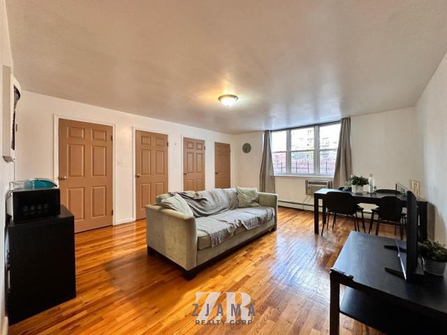 Foto principal - 2 bedroom in BROOKLYN NY 11226