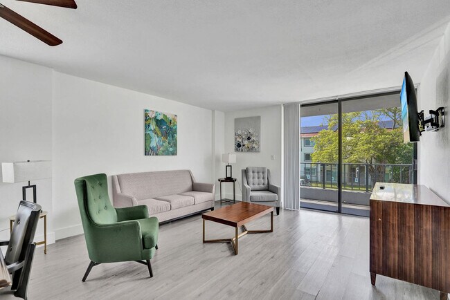 Foto del edificio - 777 NW 155th Ln