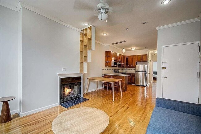 Building Photo - 74 Garden St