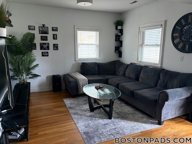 Building Photo - 23 Washburn St