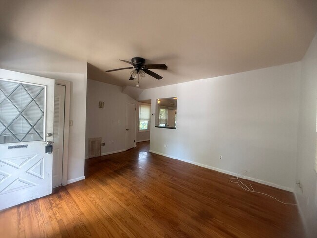 Foto del edificio - Port Norfolk One Bed One and Half Bath Apa...