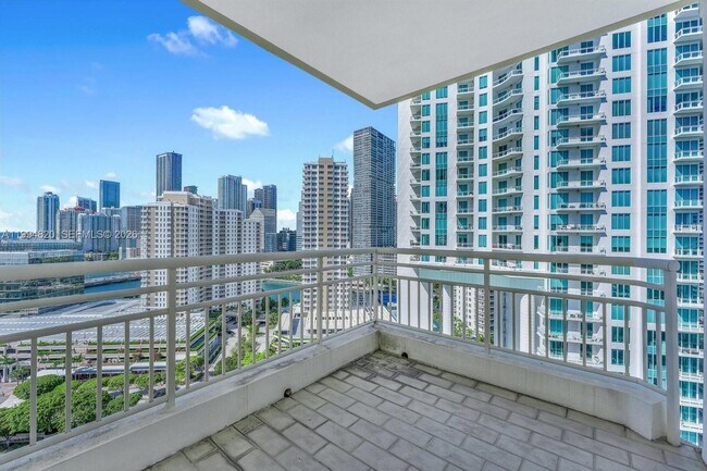 Foto del edificio - 888 Brickell Key Dr