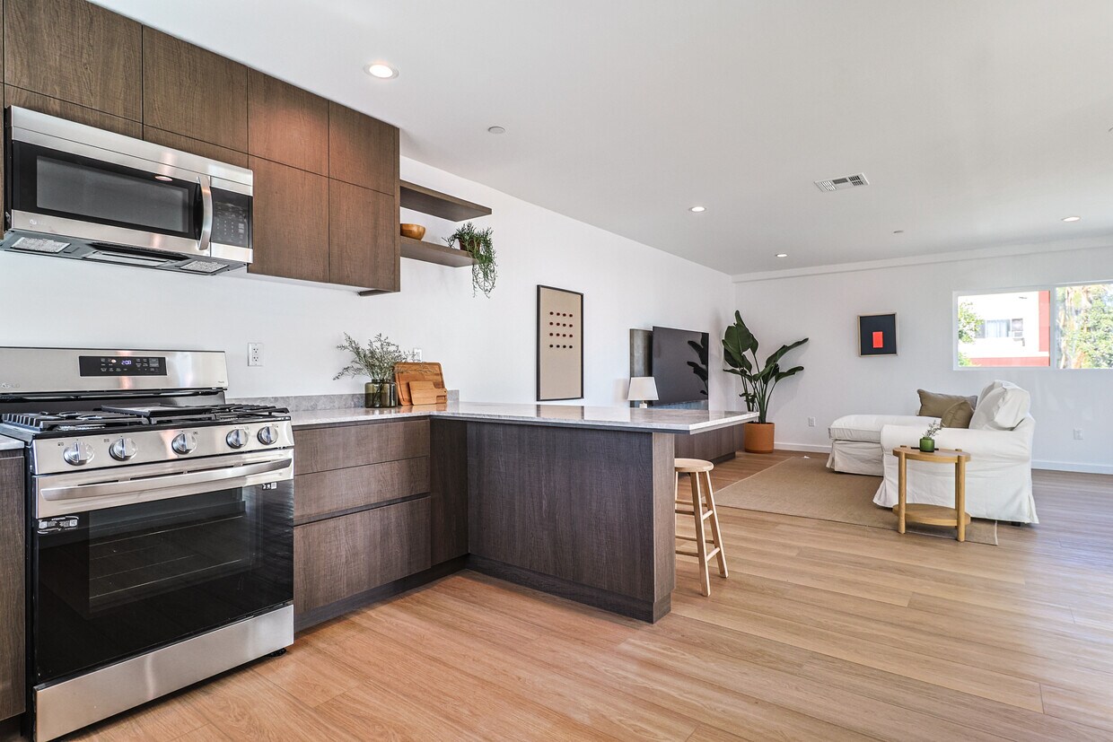 Foto principal - 923 N Mariposa Ave