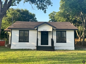 Building Photo - 7717 Corina Dr