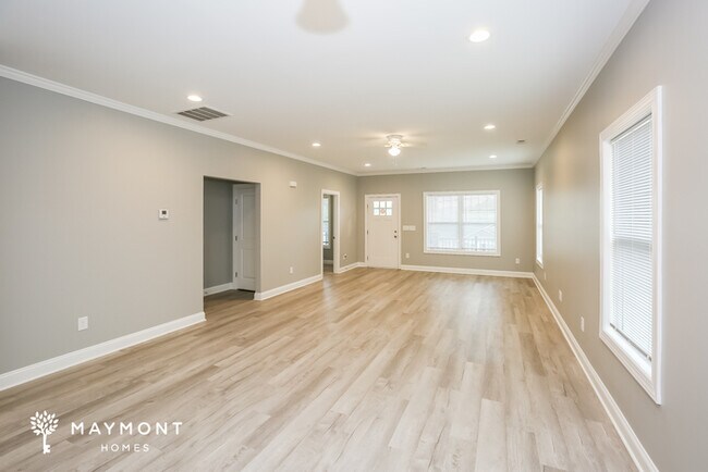 Building Photo - 3 Bedroom Craftsman-Style Home